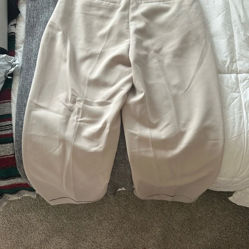 NWT: Abercrombie & Fitch Cream Wide-Leg Trousers - Picture 7 of 7